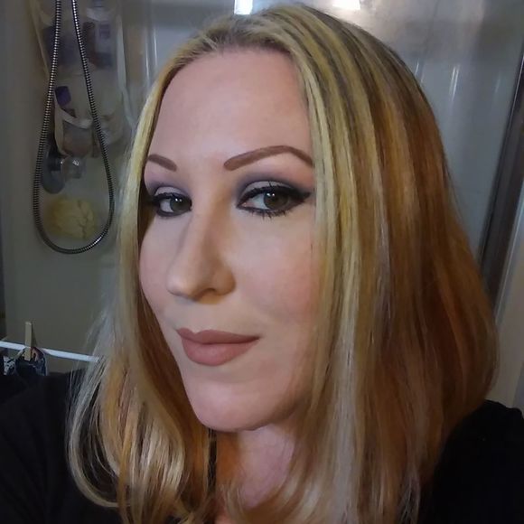 Meet your Posher, Vanessa - Picture 1 of 1